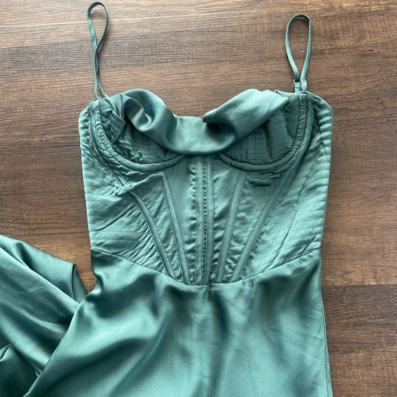 House of CB green Charmaine dress - Picture 4 of 6